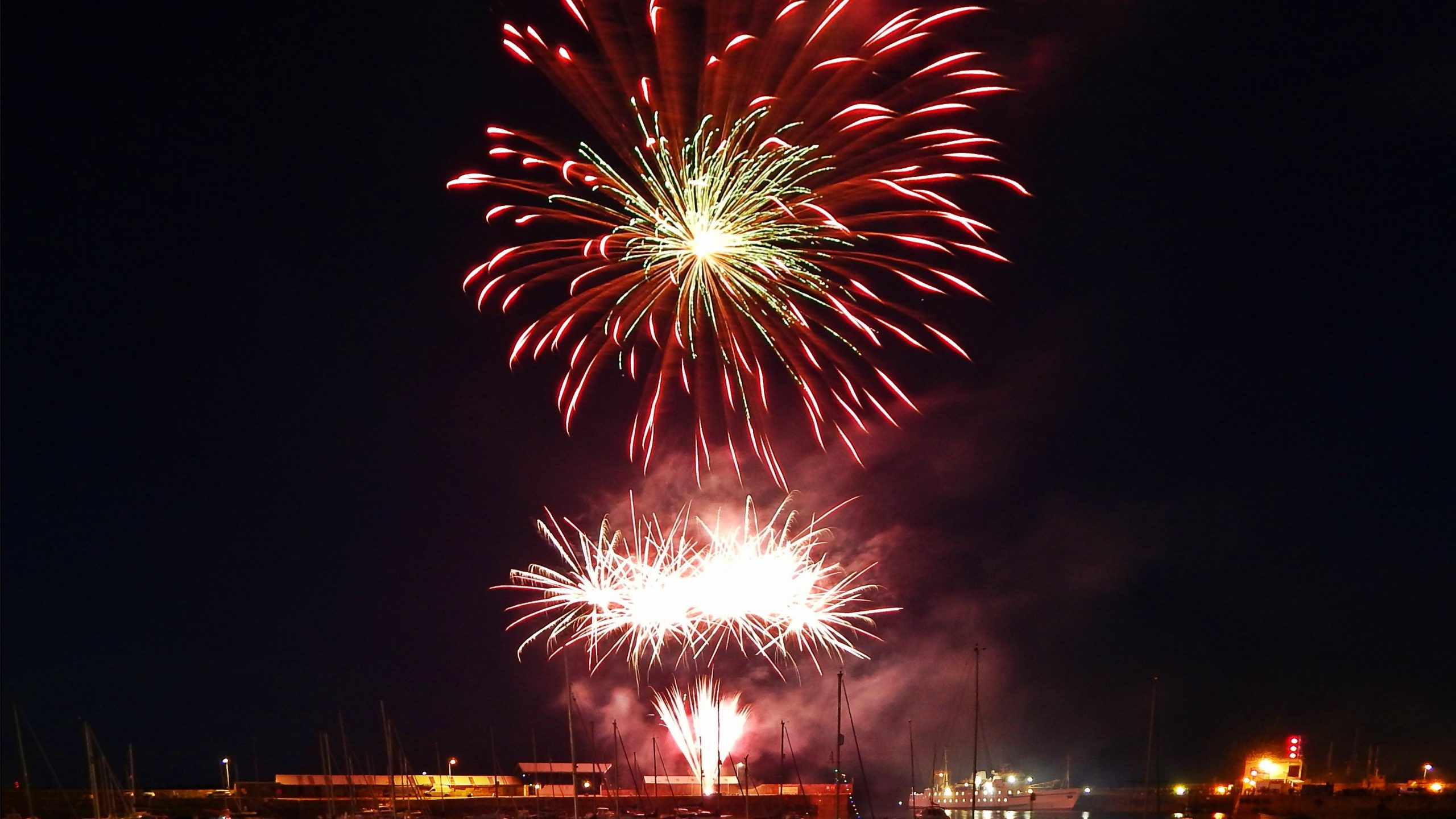 Mazey Fireworks 2018 Mazey Fireworks, Penzance Harbour 2018
